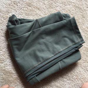 Full length leggings. Great condition. Size M